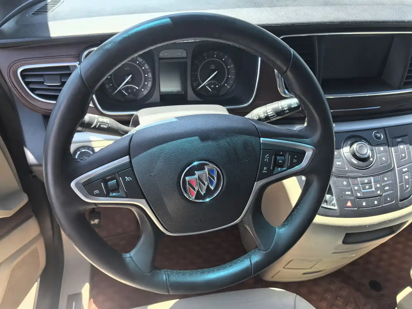 Buick GL8 2017 25S Premium Model China V фото 16
