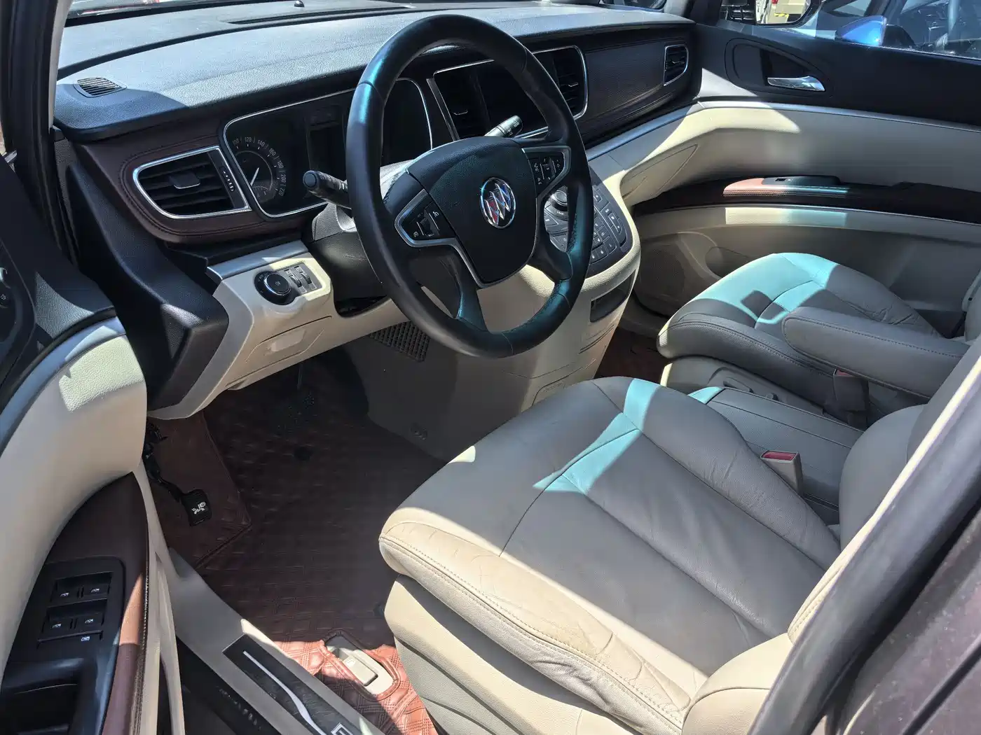 Buick GL8 2017 25S Premium Model China V фото 14
