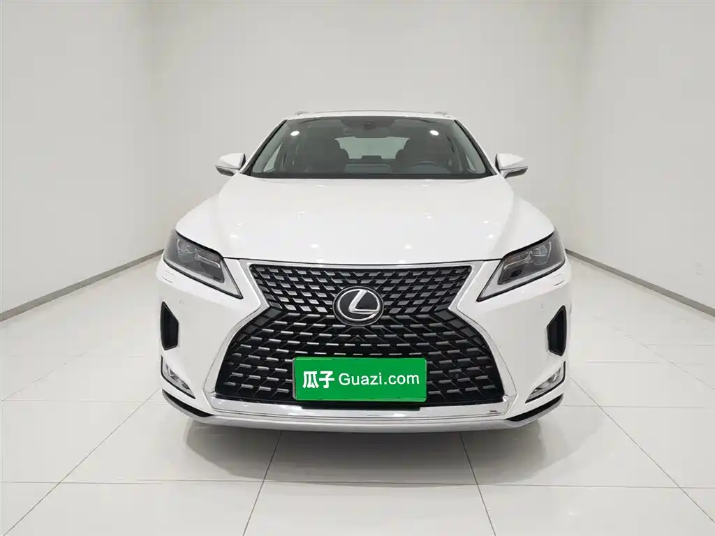 Lexus RX 2020 Facelift 300 2WD Elite Edition фото 3