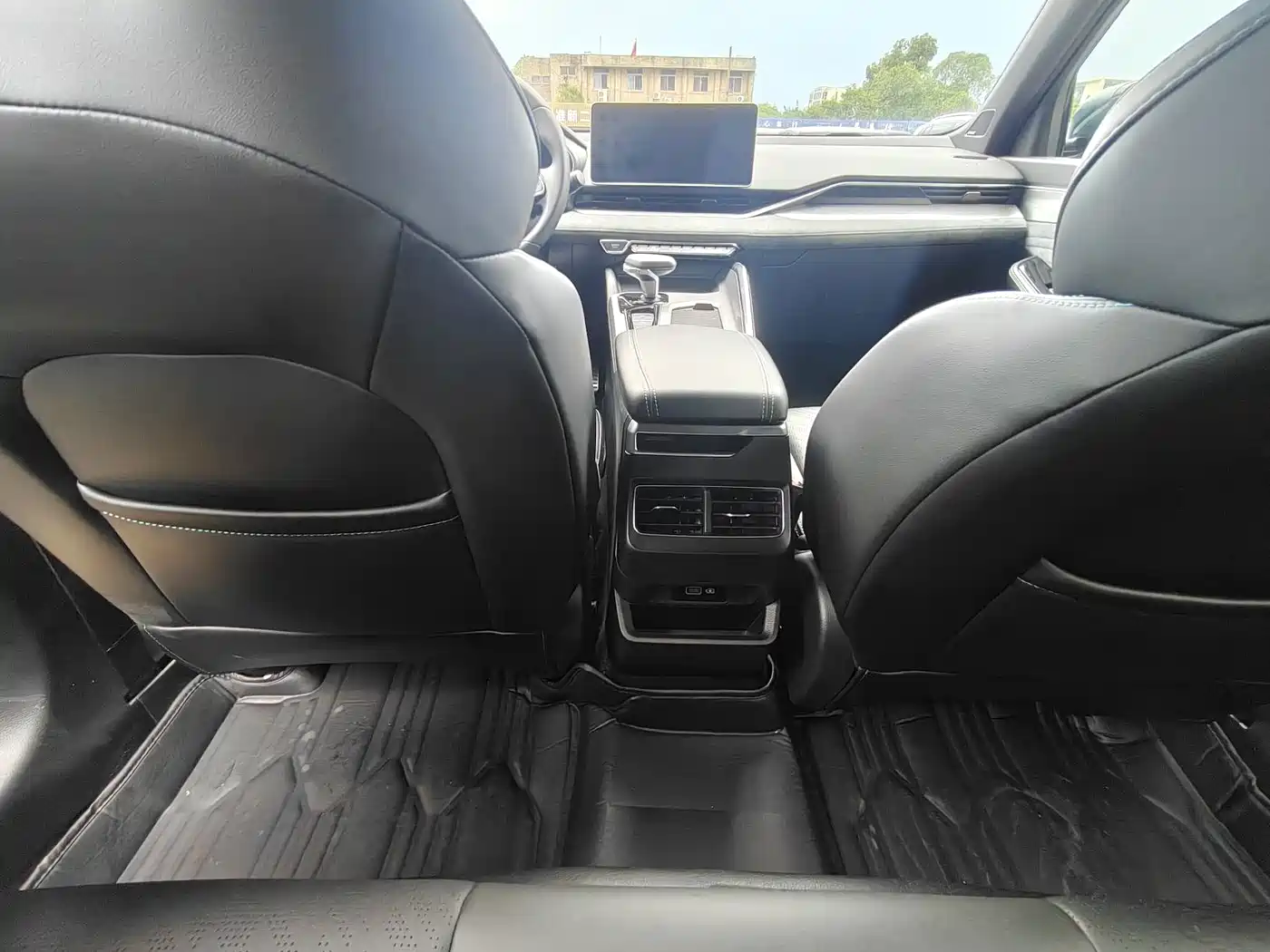 Фото 7 - Geely Preface