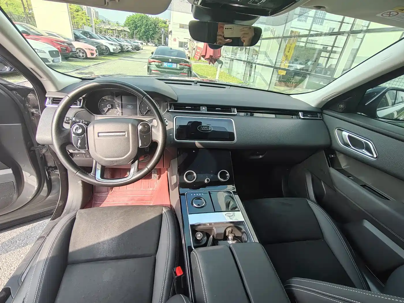Land Rover Range Rover Velar 2019 250PS фото 9