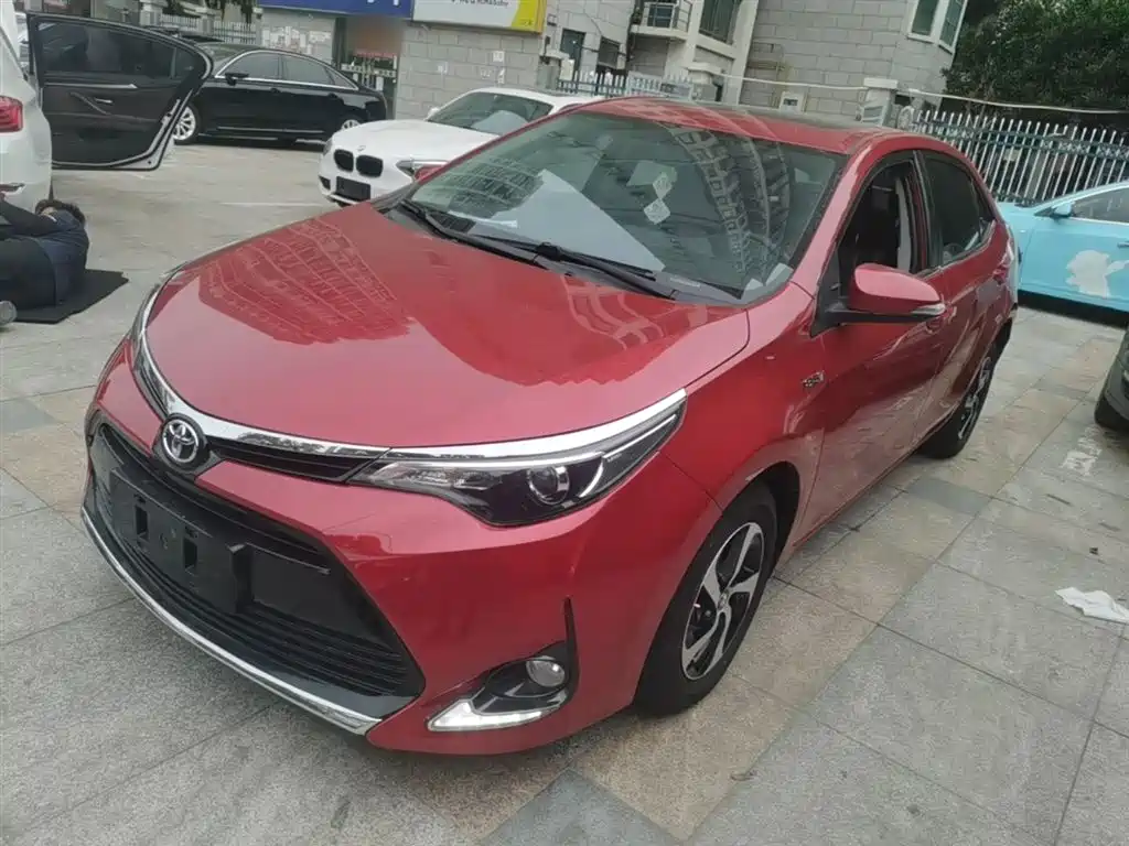 Toyota Levin 2017 Facelift 185T CVT Elite (China V) фото 2