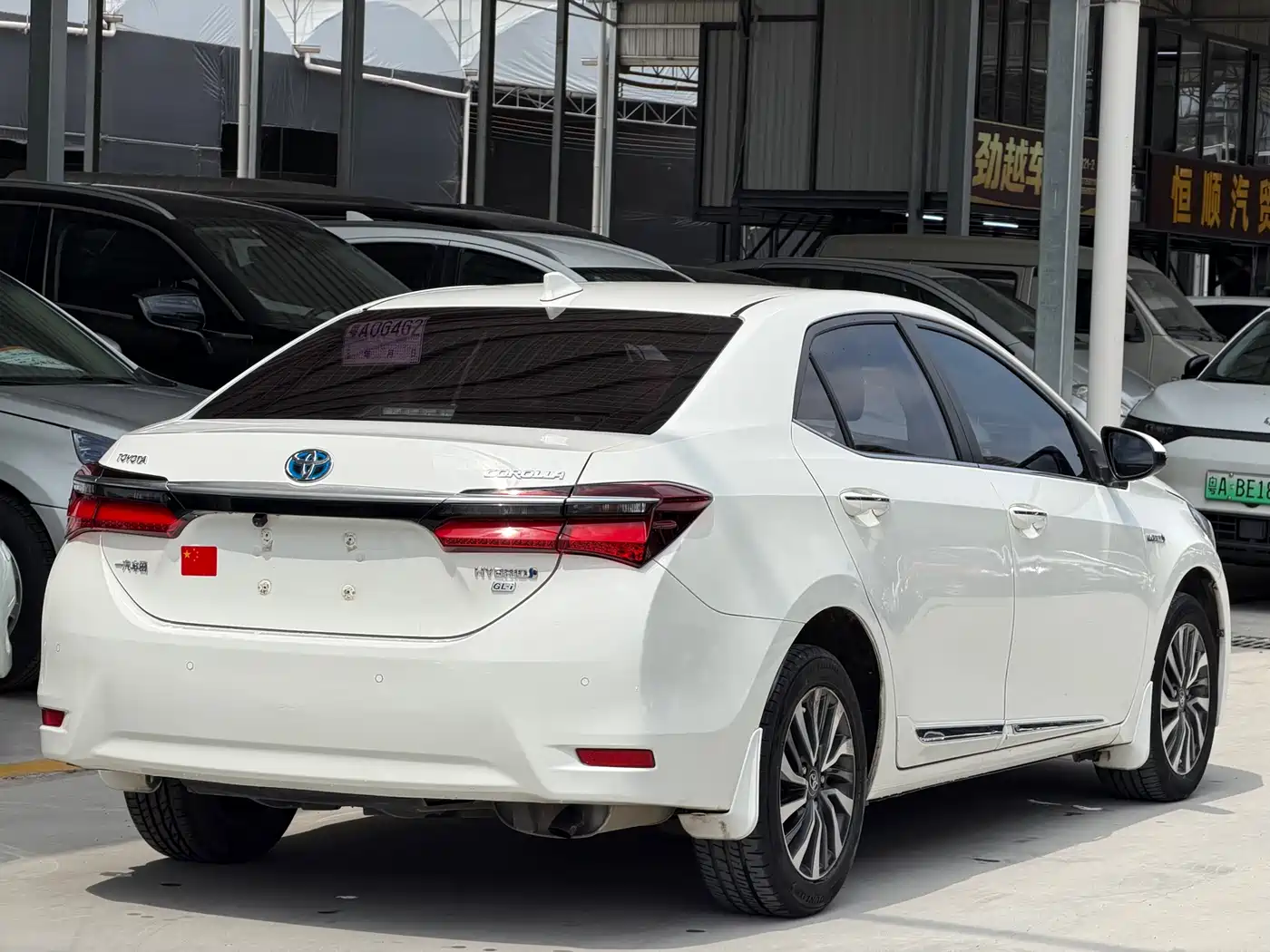 Toyota Corolla 2018 Hybrid 1.8L E-CVT Smart Edition фото 10
