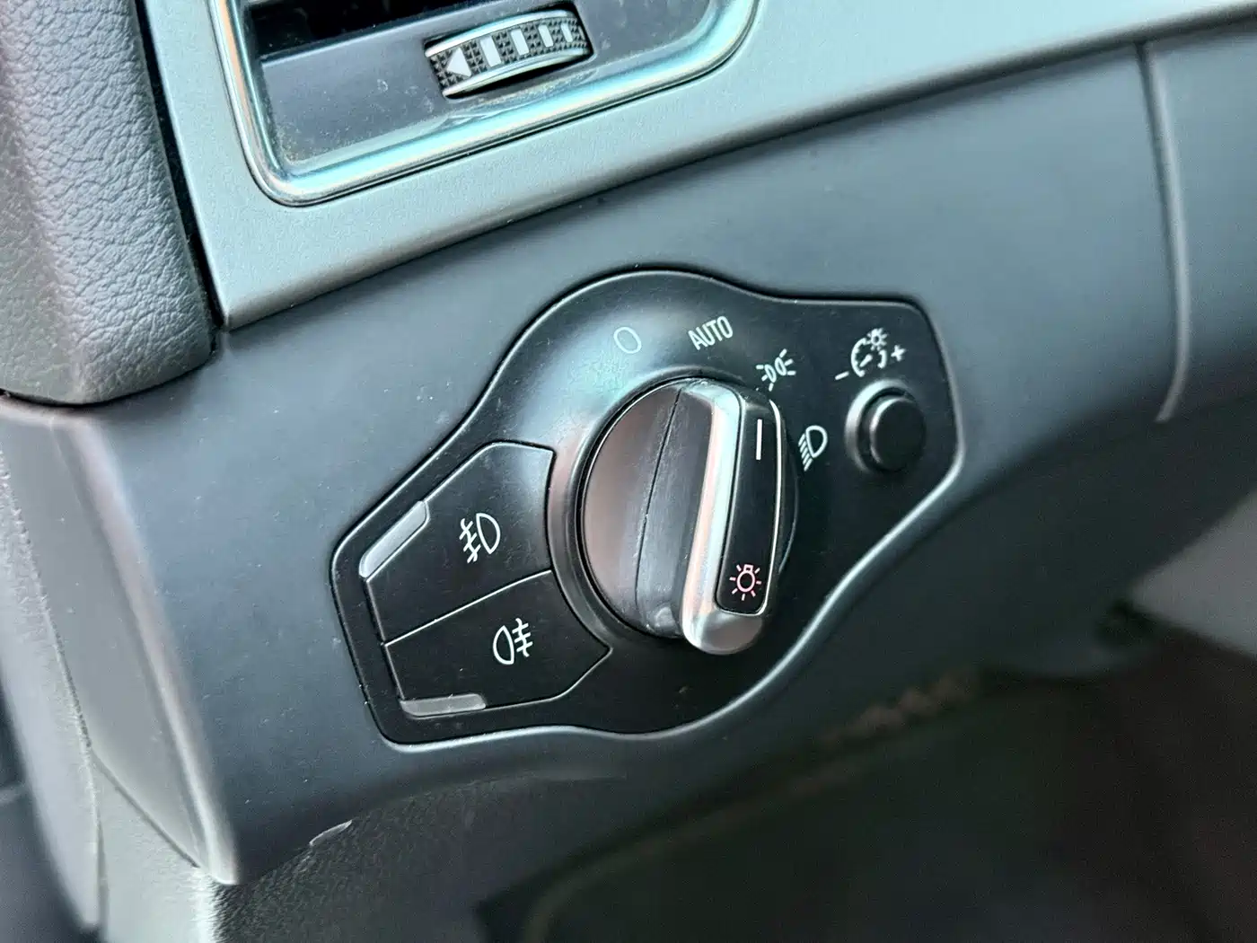 Фото 11 - Audi A4L