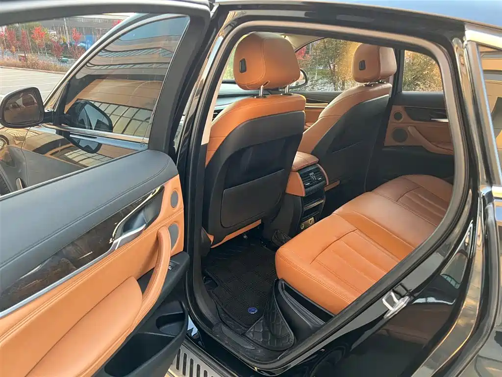 BMW X6 2018 xDrive28i фото 7