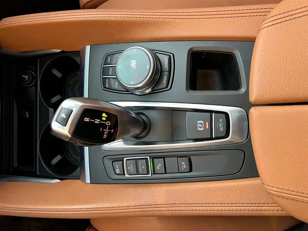 BMW X6 2018 xDrive28i фото 11