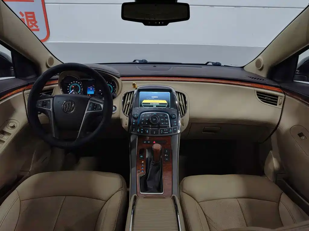 Фото 5 - Buick LaCrosse