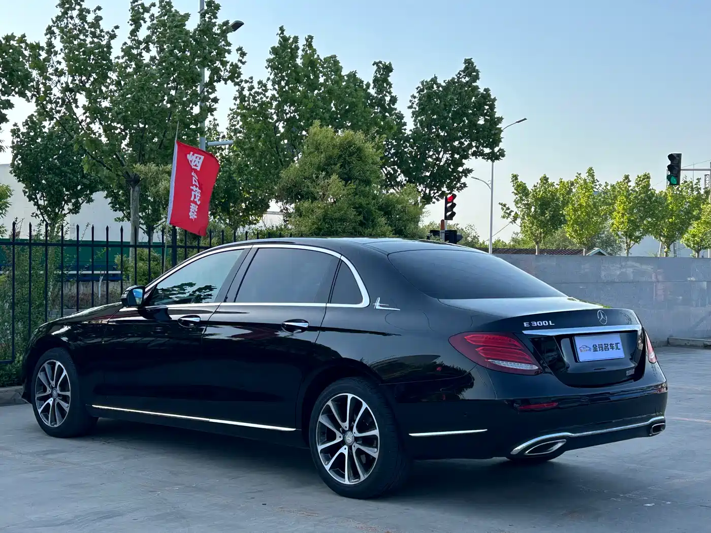 Mercedes-Benz E-Class 2017 E 300 L Luxury фото 10