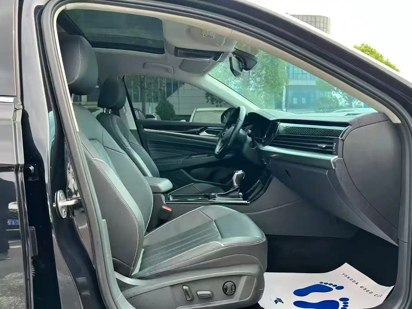 Volkswagen Passat 2023 Facelift 330TSI Starlight Elite Edition фото 7