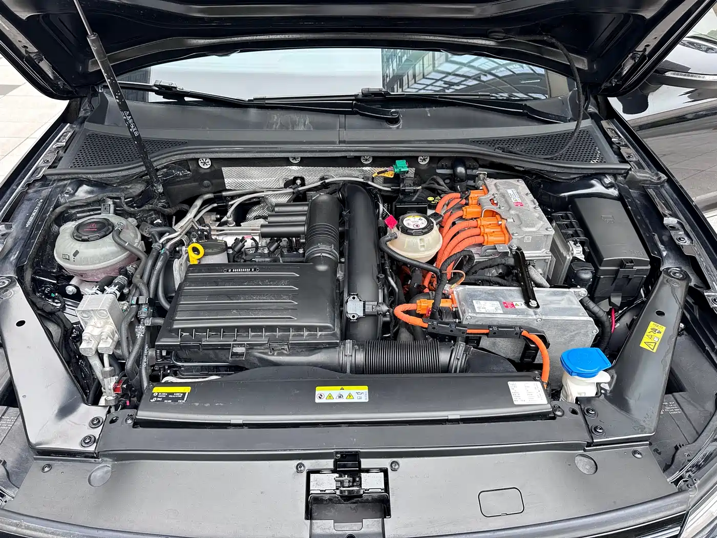 VOLKSWAGEN MAGOTAN GTE PLUG-IN HYBRID