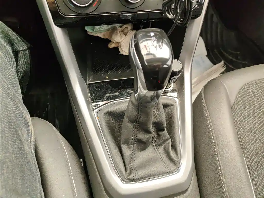 Volkswagen T-Cross 2019 1.5L Automatic Comfort Edition фото 10