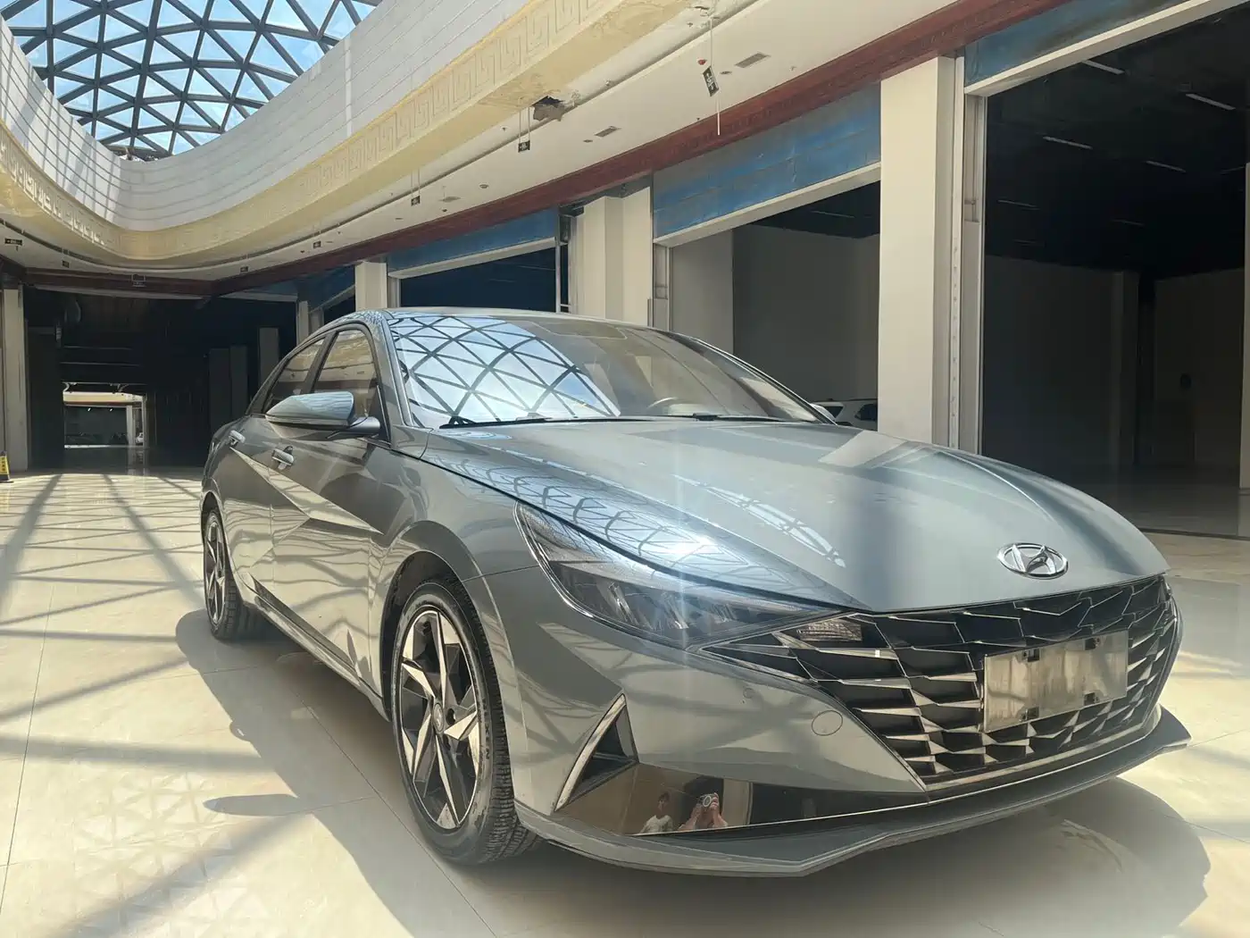 Hyundai Elantra 2022 1.5L CVT GLX Elite Edition фото 3