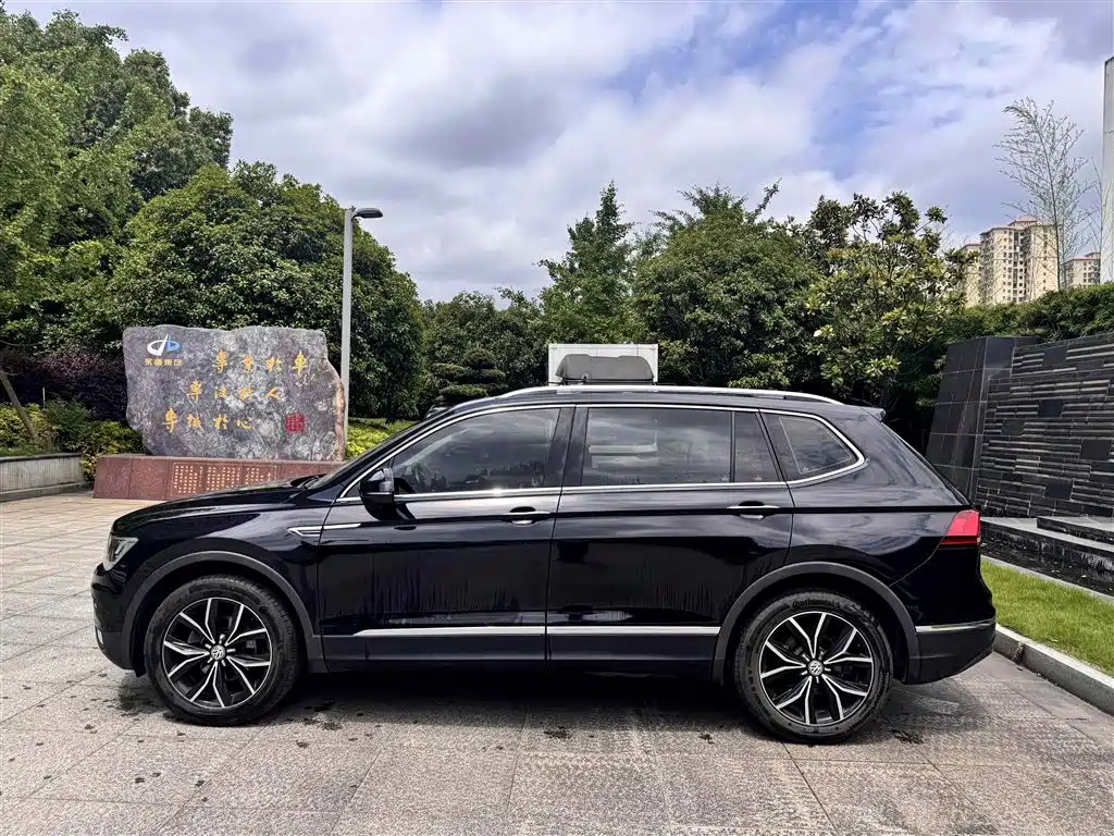 Volkswagen Tiguan L 2019 330TSI Auto 2WD Smart Luxury Edition China V фото 9