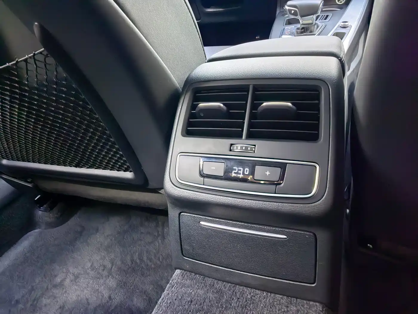 Audi A4L 2020 40 TFSI Luxury Dynamic фото 15