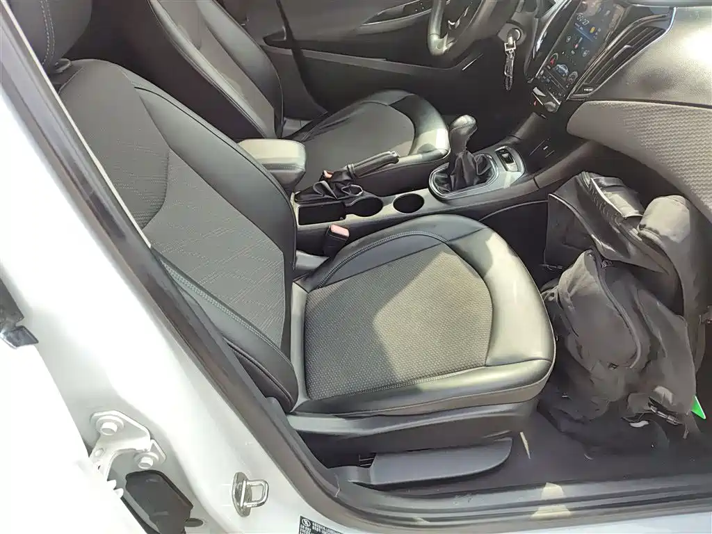 Chevrolet Cruze 2016 1.5L Manual Elite Edition фото 20