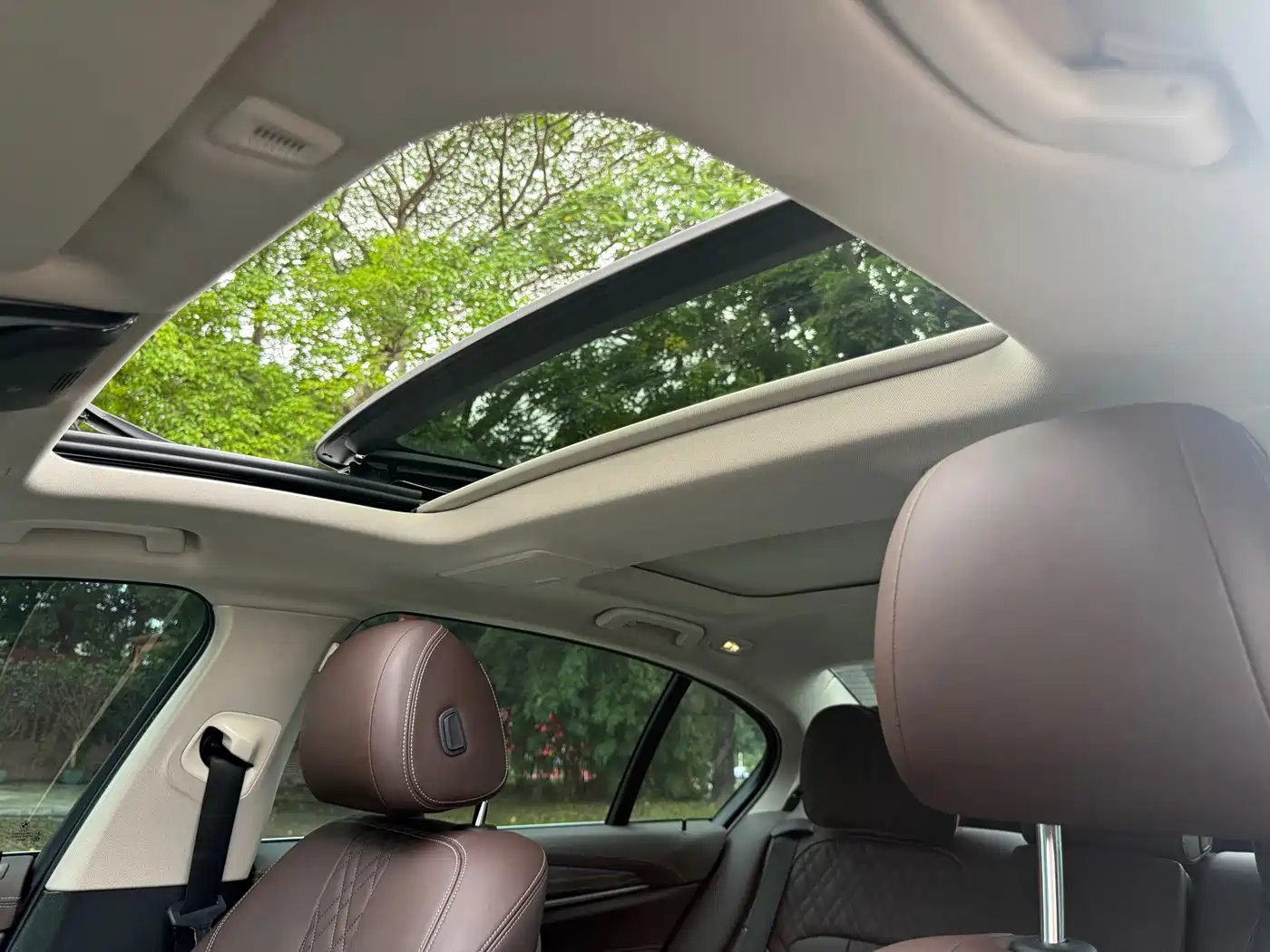 Photo 11 - BMW 5 Series