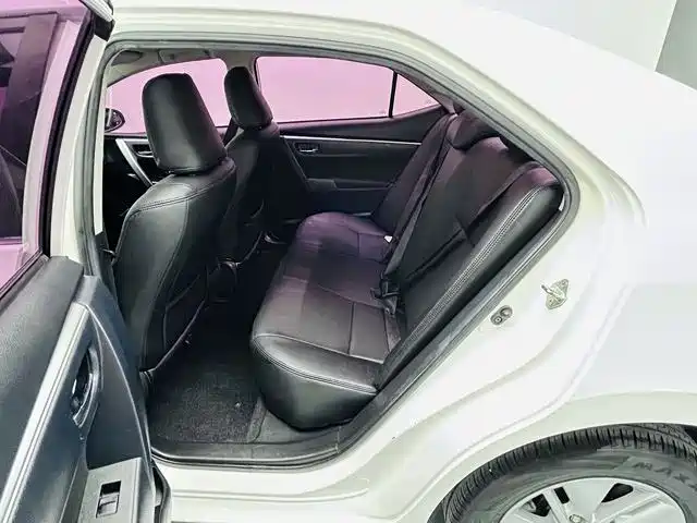 Toyota Corolla 2014 1.6L CVT GL фото 12