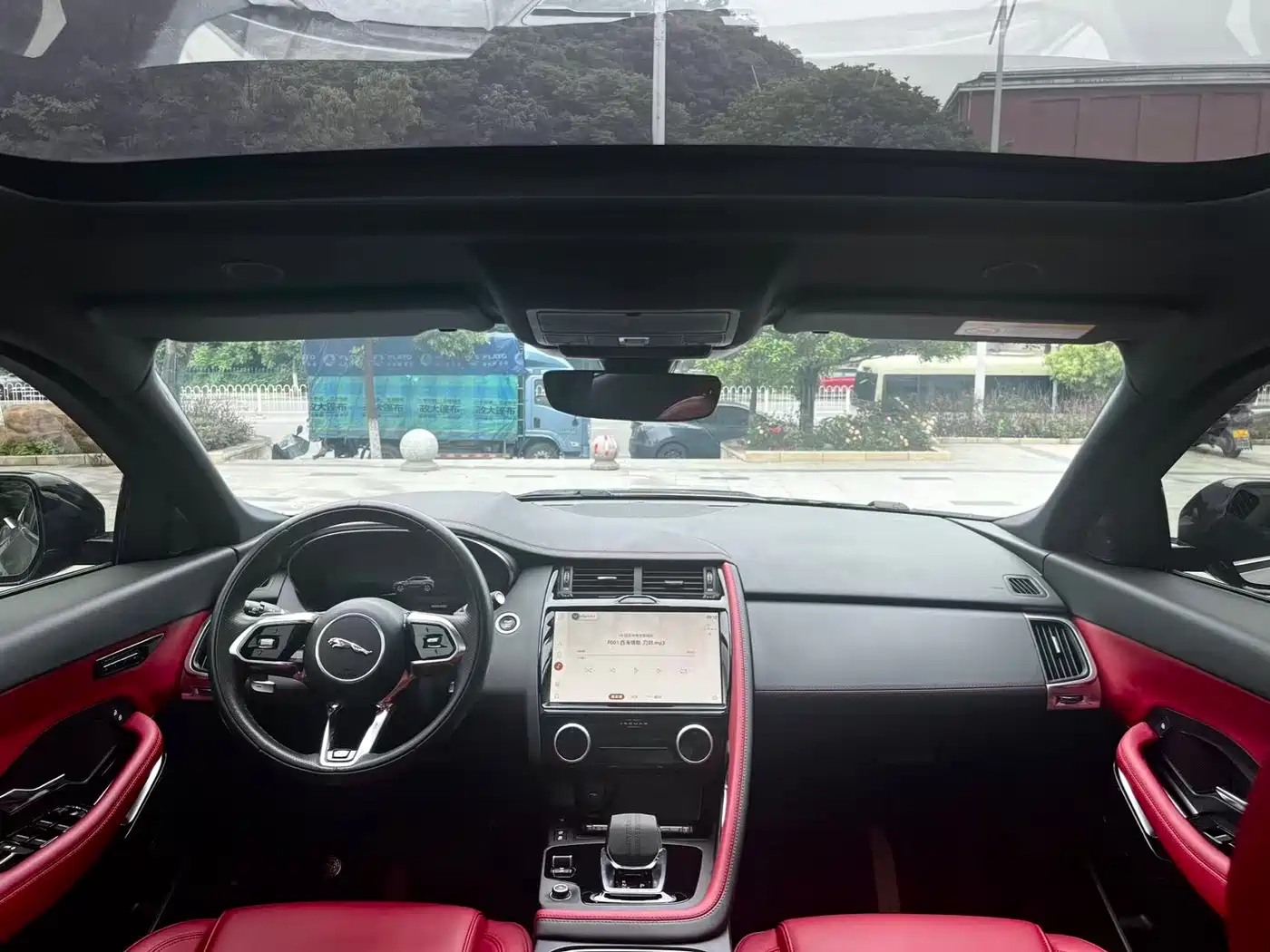 Jaguar E-PACE 2024 Progressive Sport Edition R-DYNAMIC S фото 10