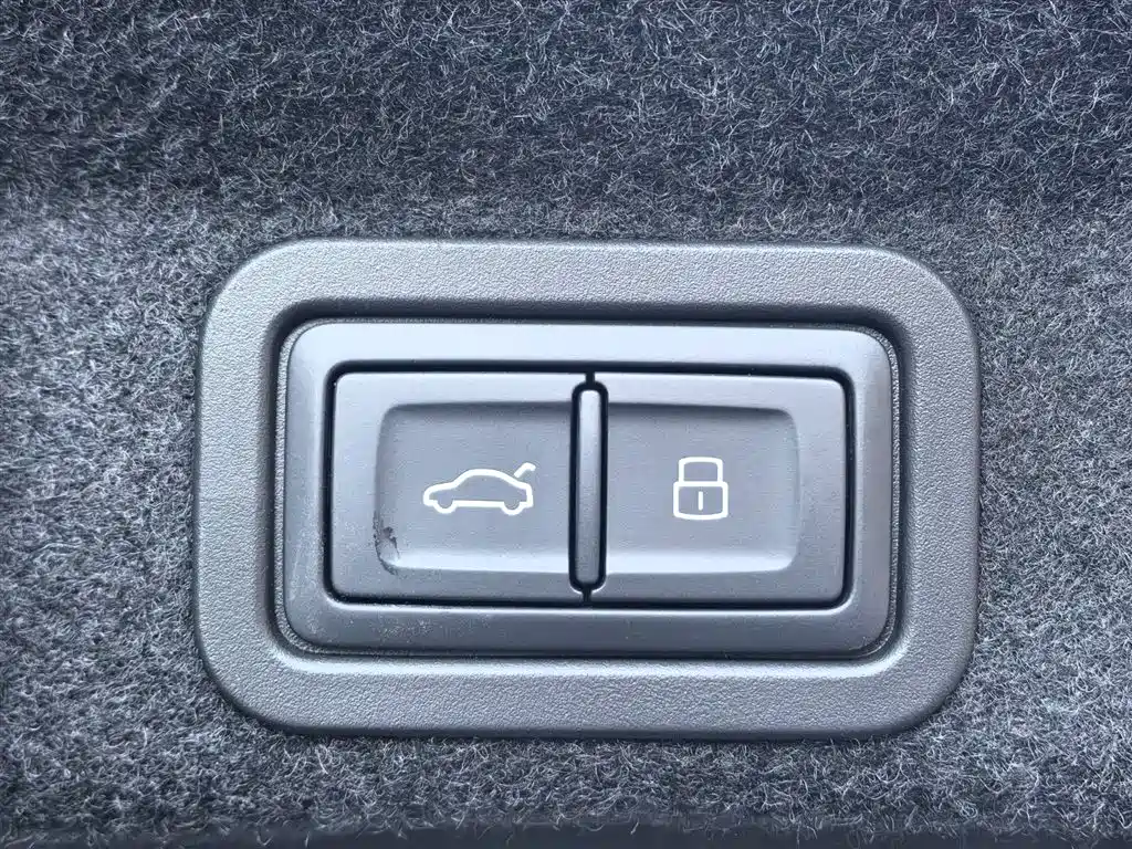 Audi A6L 2025 45 TFSI quattro Premium Sport фото 22