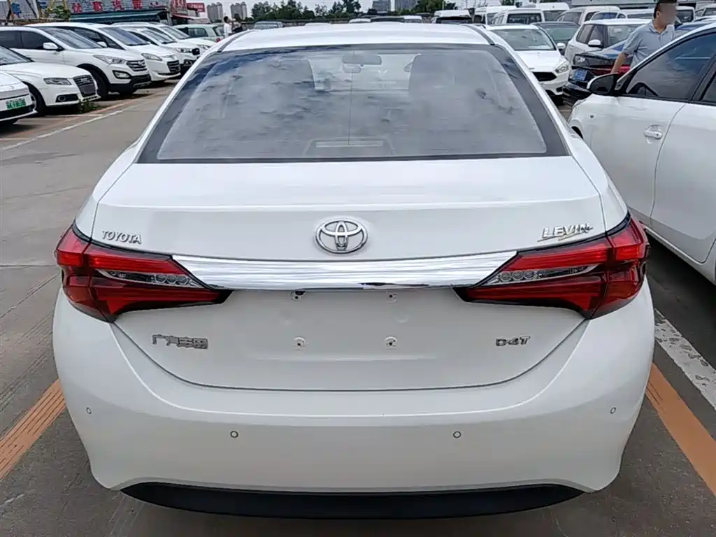 Toyota Levin 2018 185T CVT Premium Edition China V фото 6
