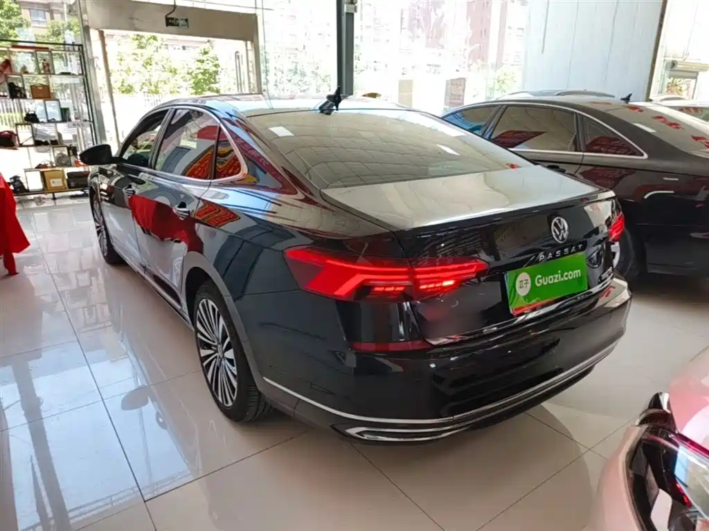 Volkswagen Passat 2021 Model 380TSI Luxury Edition фото 5