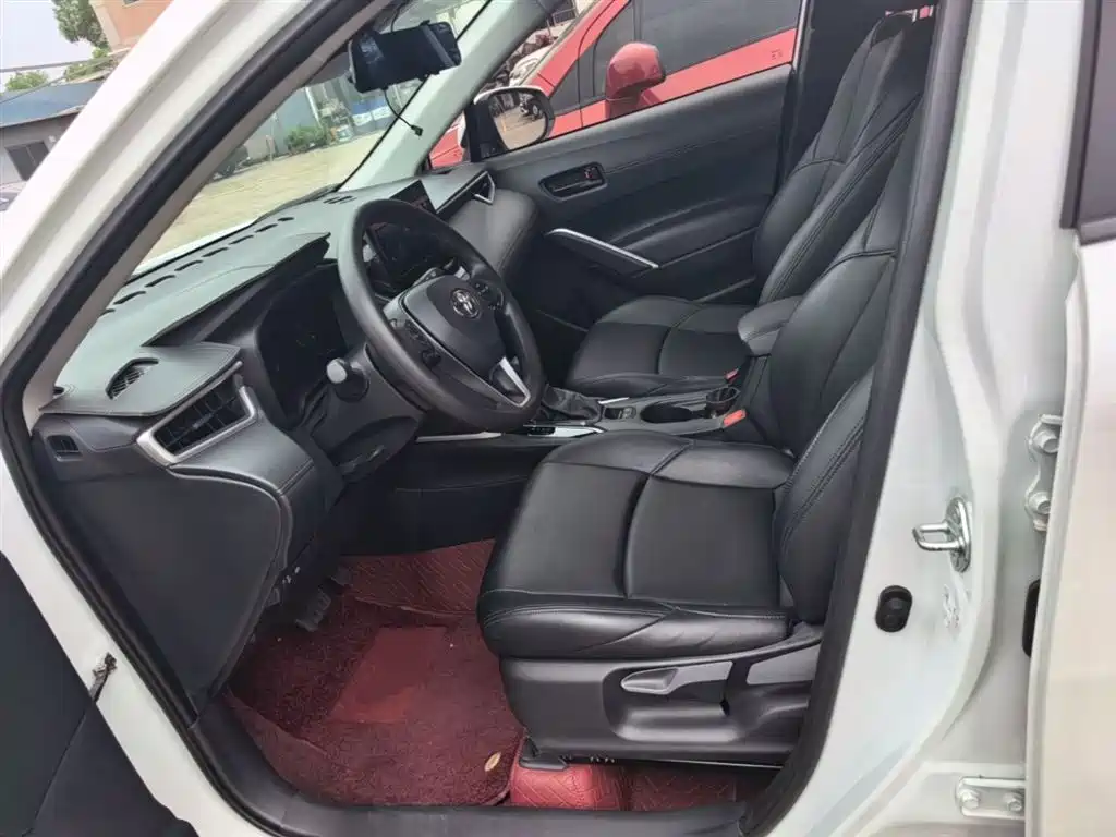 Toyota Frontlander 2024 2.0L CVT Leading Edition фото 15
