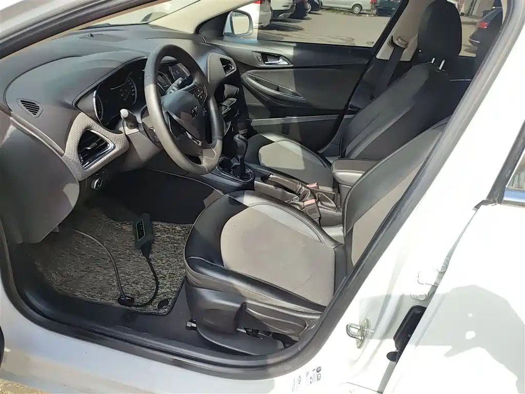 Chevrolet Cruze 2016 1.5L Manual Elite Edition фото 11