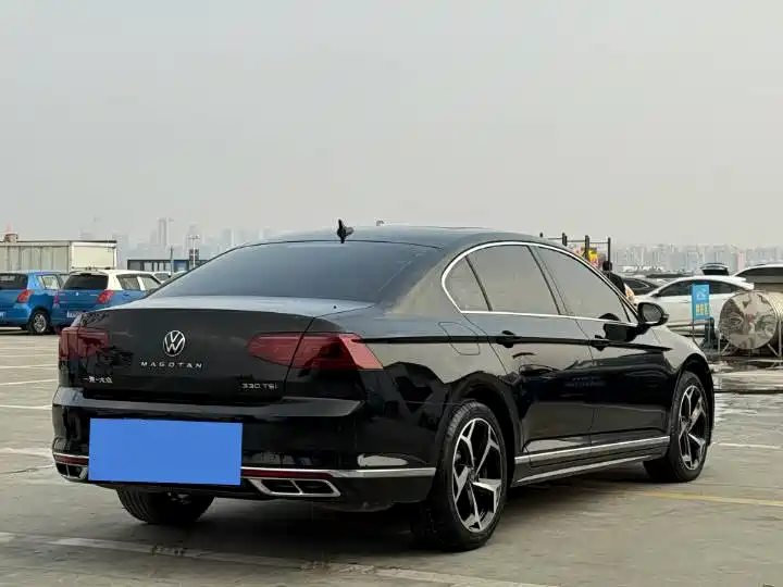 Volkswagen Magotan 2023 Model 2 Million Commemorative Edition 330TSI DSG Luxury фото 3