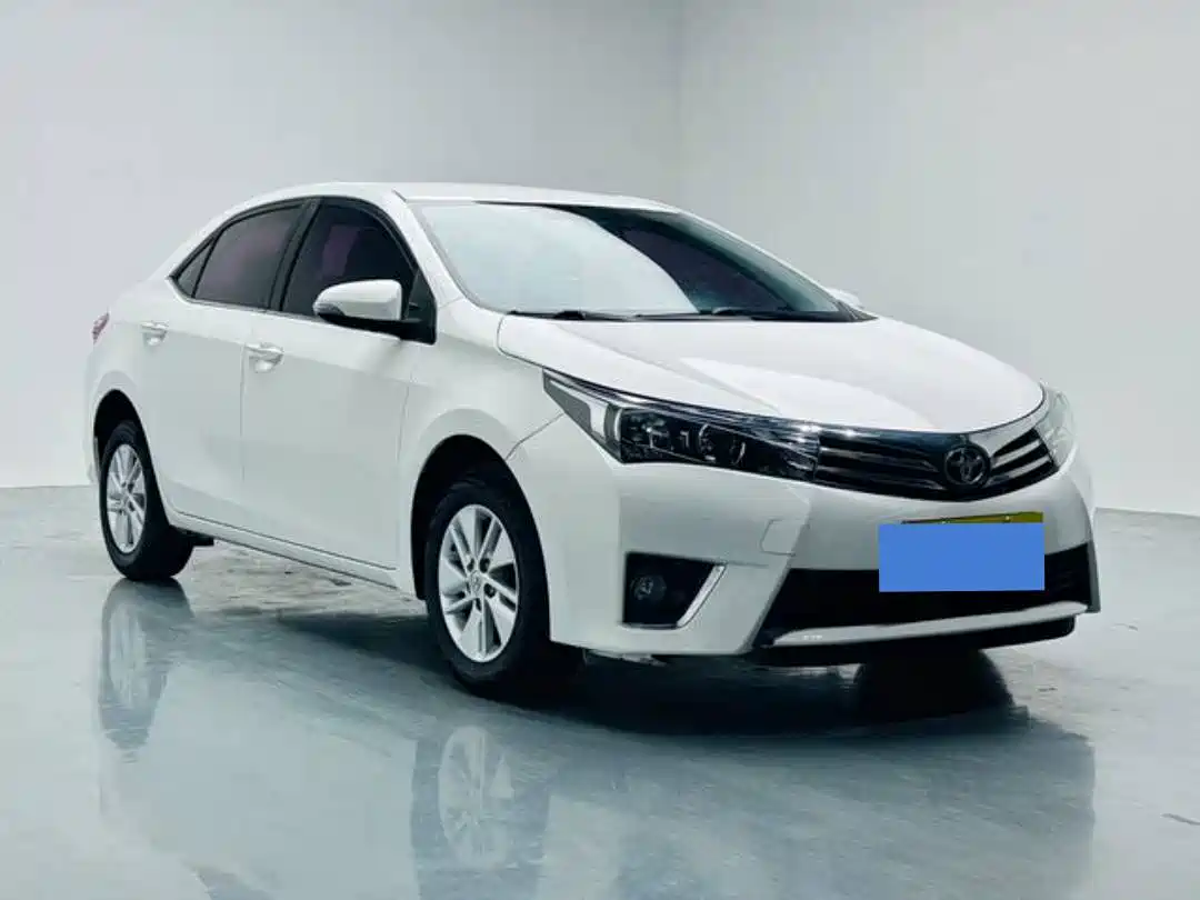 Toyota Corolla 2014 1.6L CVT GL фото 3