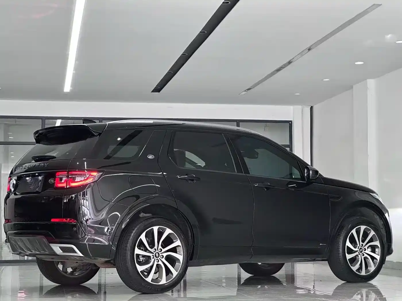 Land Rover Discovery Sport 2020 249PS R-Dynamic Performance фото 8