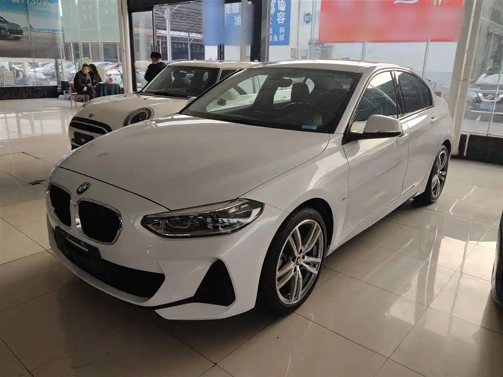 BMW 1 Series 2019 120i Leading M Sport Package фото 2