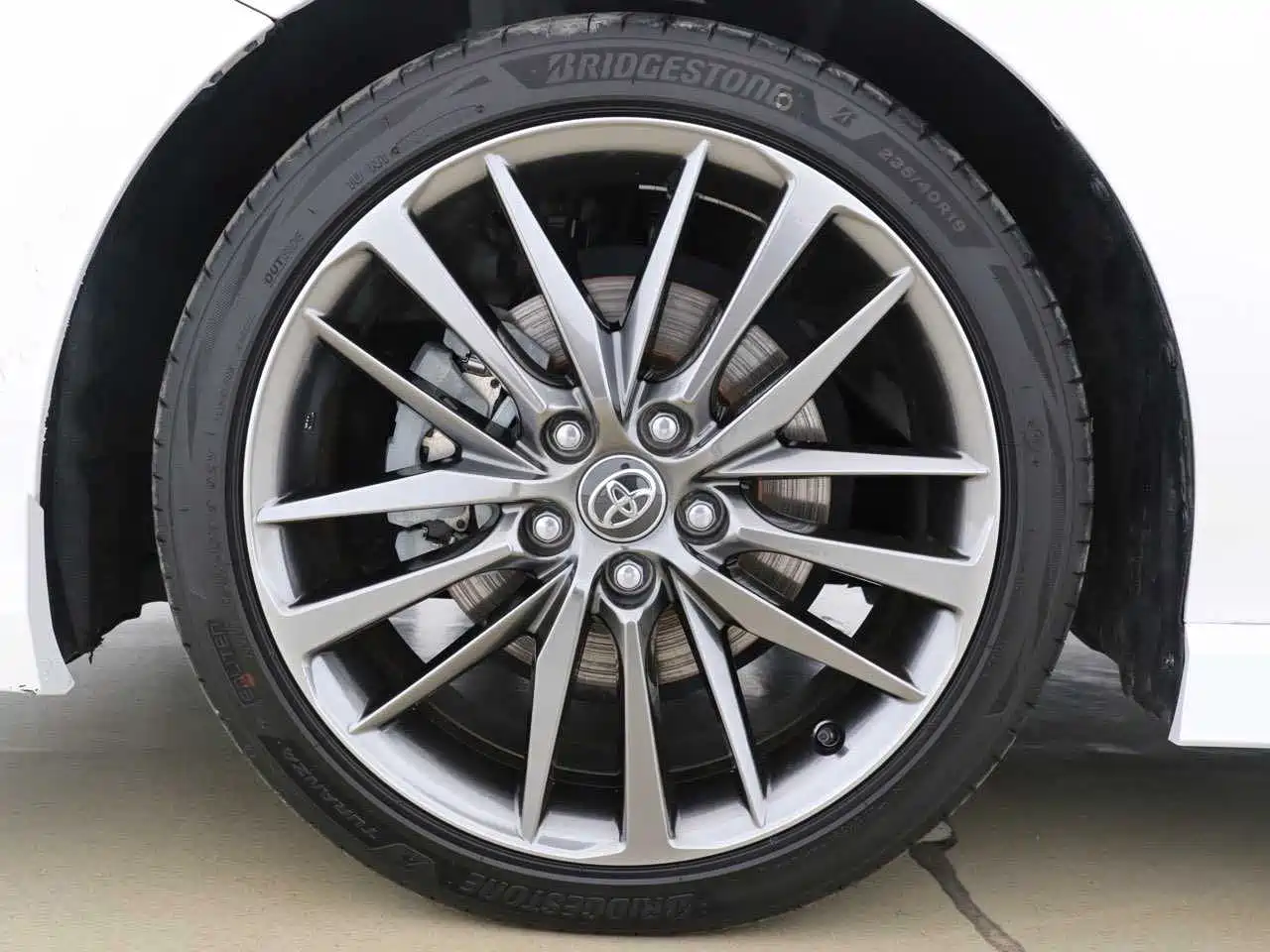 Toyota Camry 2024 Model Dual Hybrid 2.0HXS Sport Plus Edition фото 14