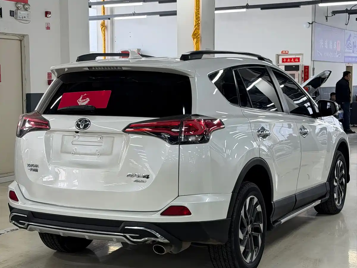Toyota RAV4 Rongfang 2016 2.5L Automatic 4WD Elite фото 9