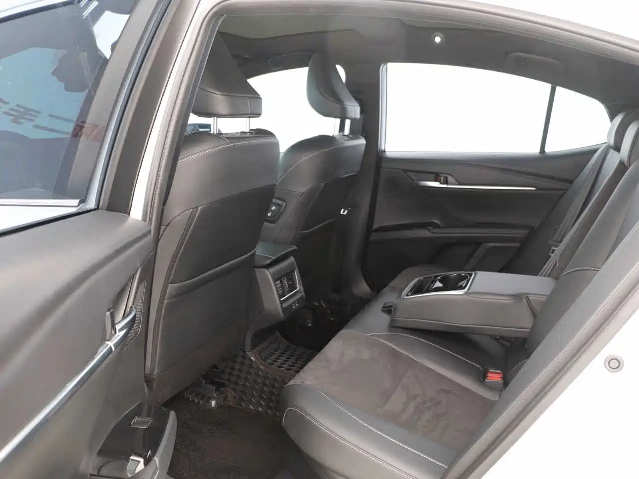Toyota Camry 2024 Model Dual Hybrid 2.0HXS Sport Plus Edition фото 13