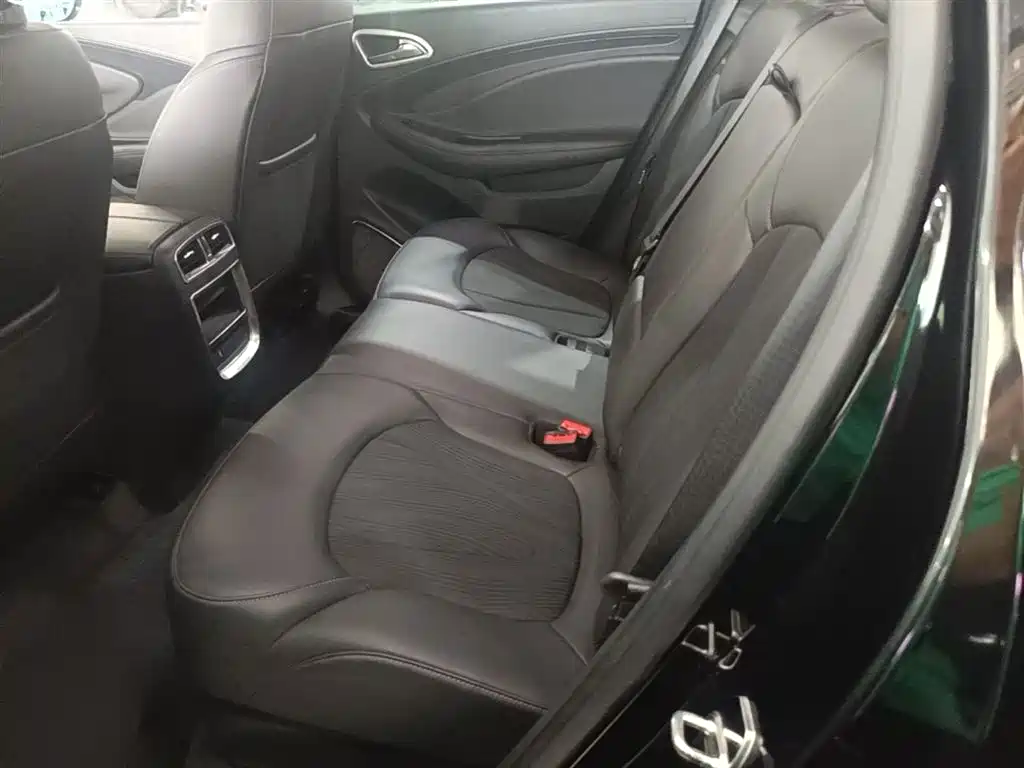 Buick Envision Plus 2017 20T FWD Premium фото 17