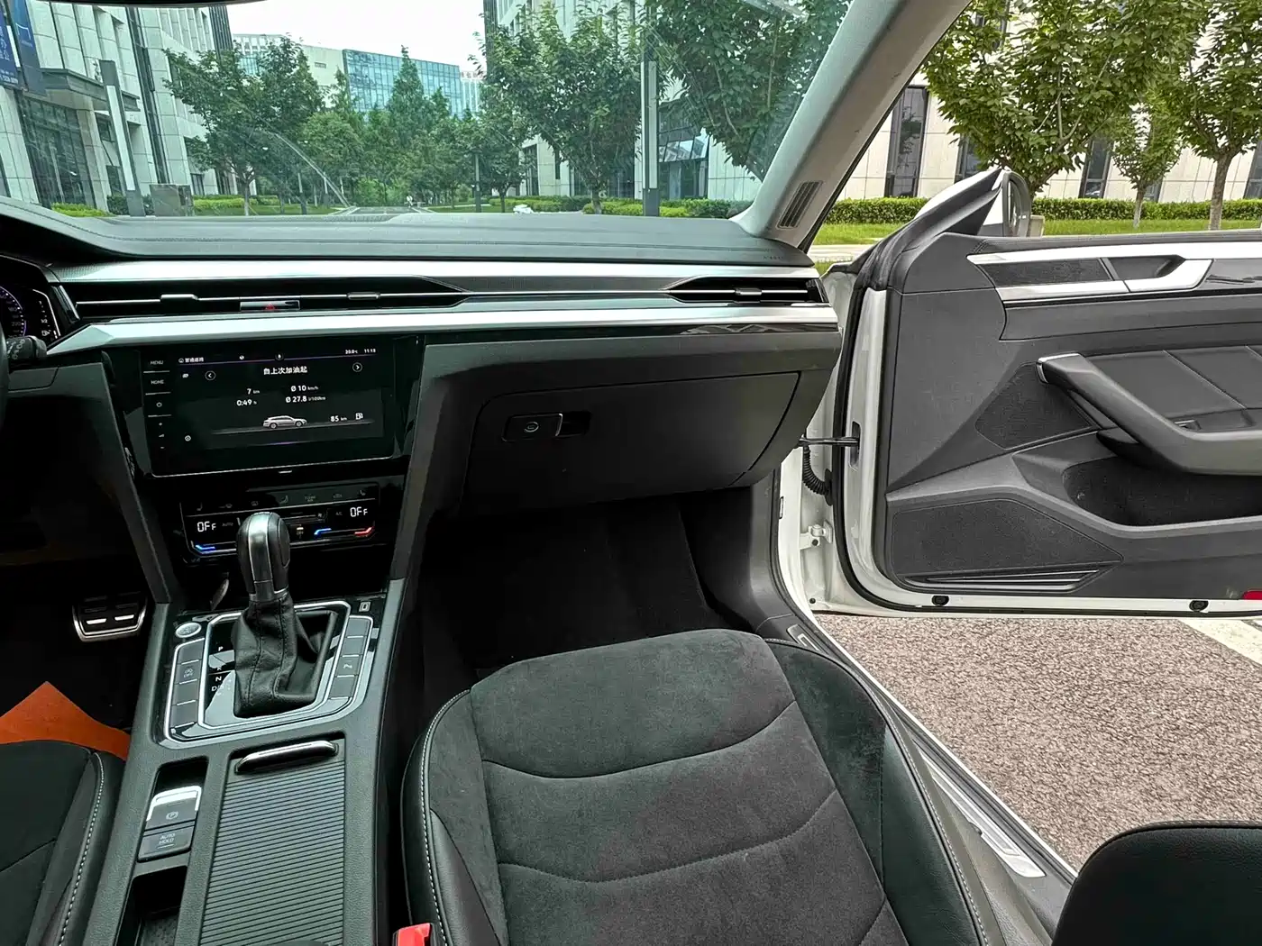 Volkswagen FAW-Volkswagen CC 2021 Shooting Brake 330TSI Hunter Edition фото 11