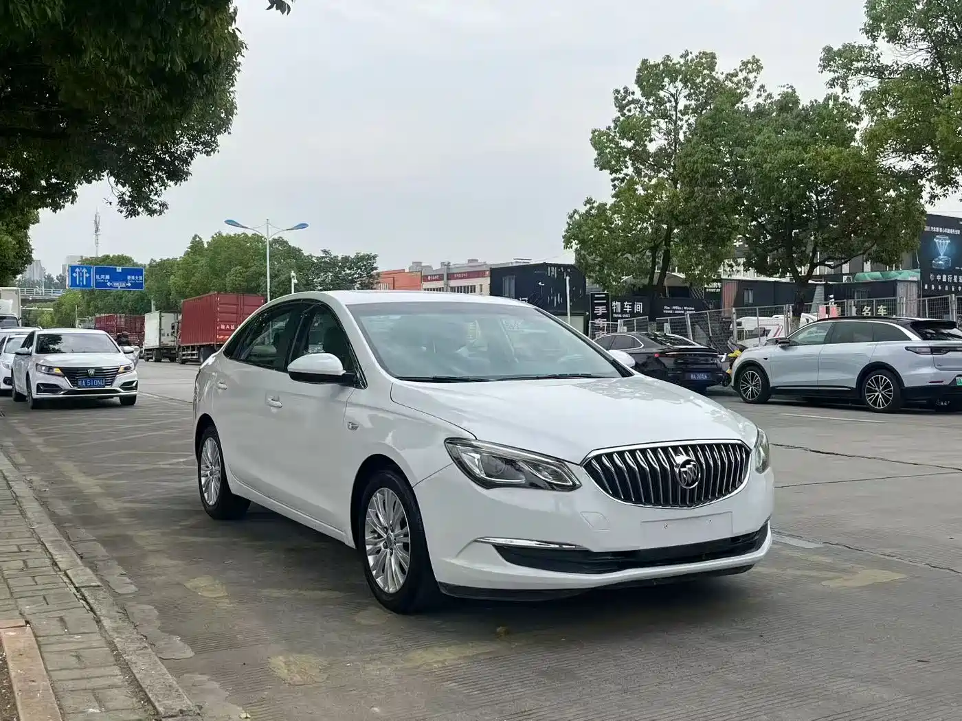 Buick Excelle 2017 15N Automatic Elite фото 3