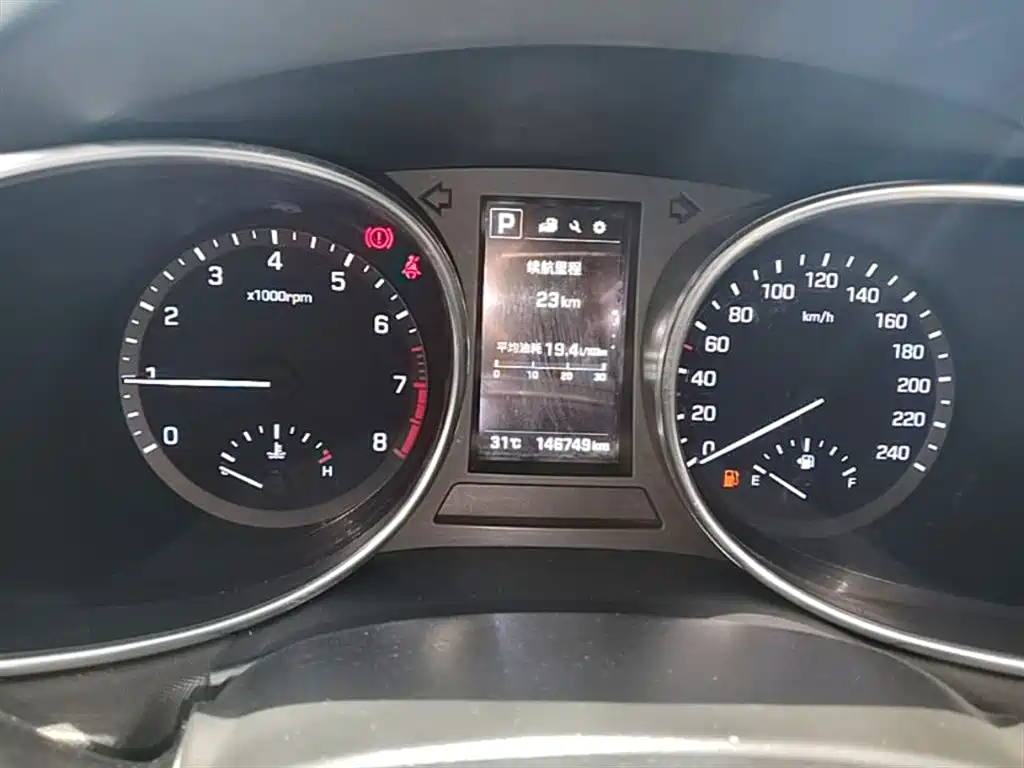 Hyundai Santa Fe 2017 2.4L Automatic 2WD Intelligent 5-Seater фото 12