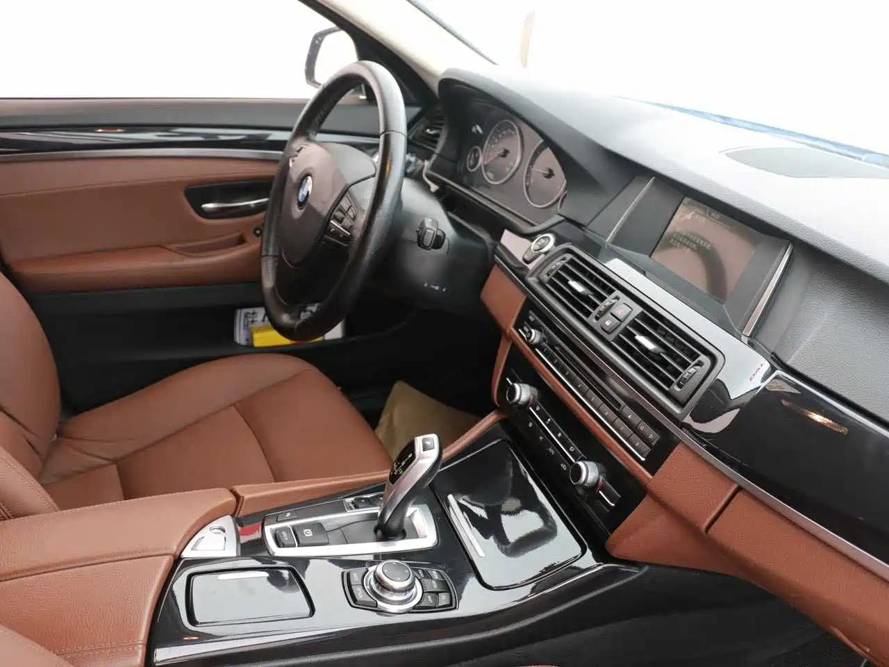 BMW 5 Series 2014 520Li Elegance фото 8