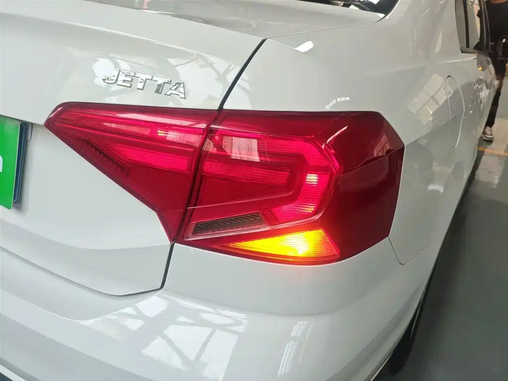 Volkswagen Jetta 2017 1.4L Manual Fashion фото 8