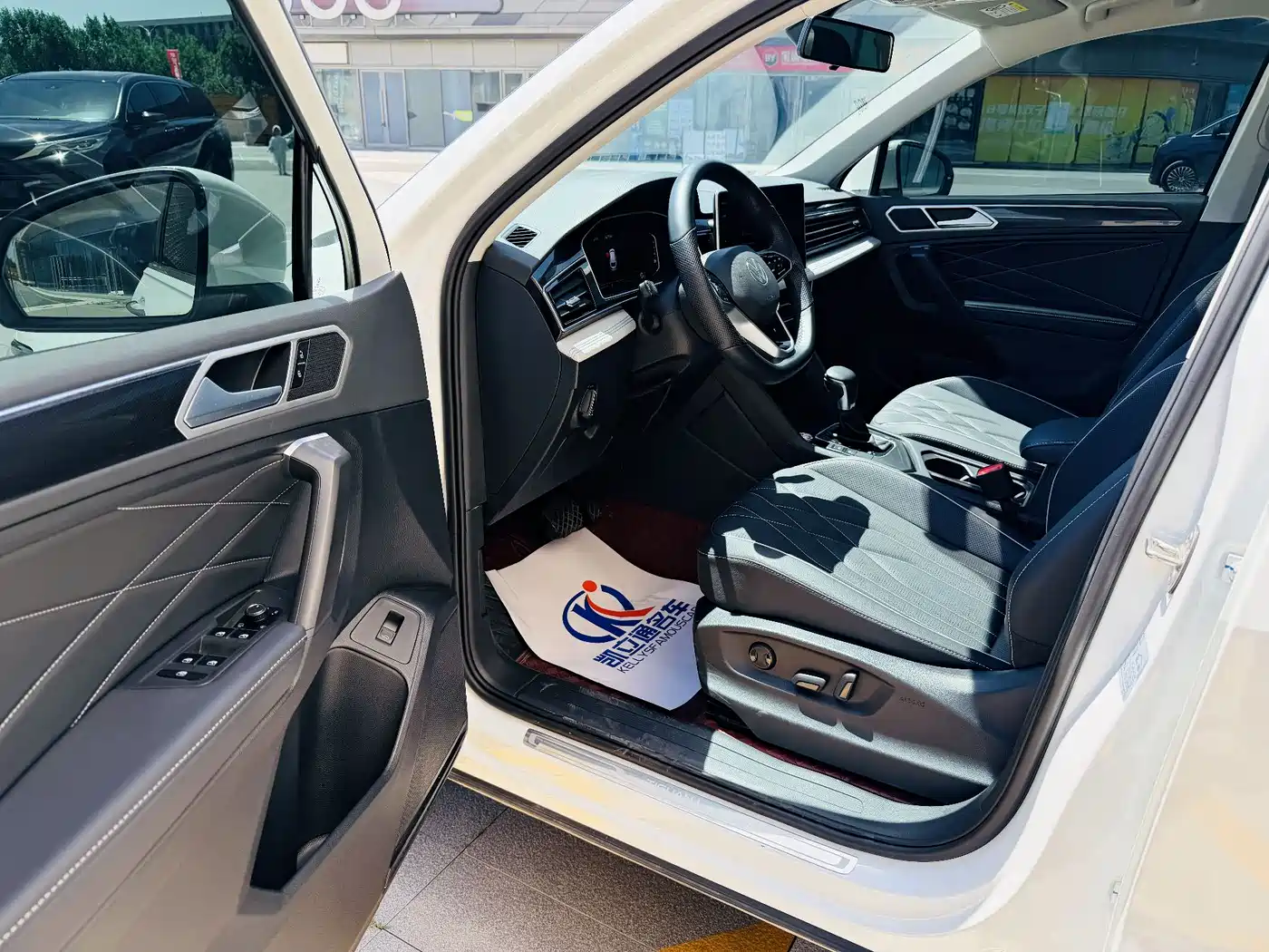Volkswagen Tiguan L 2023 330TSI Auto 2WD Smart Edition фото 7