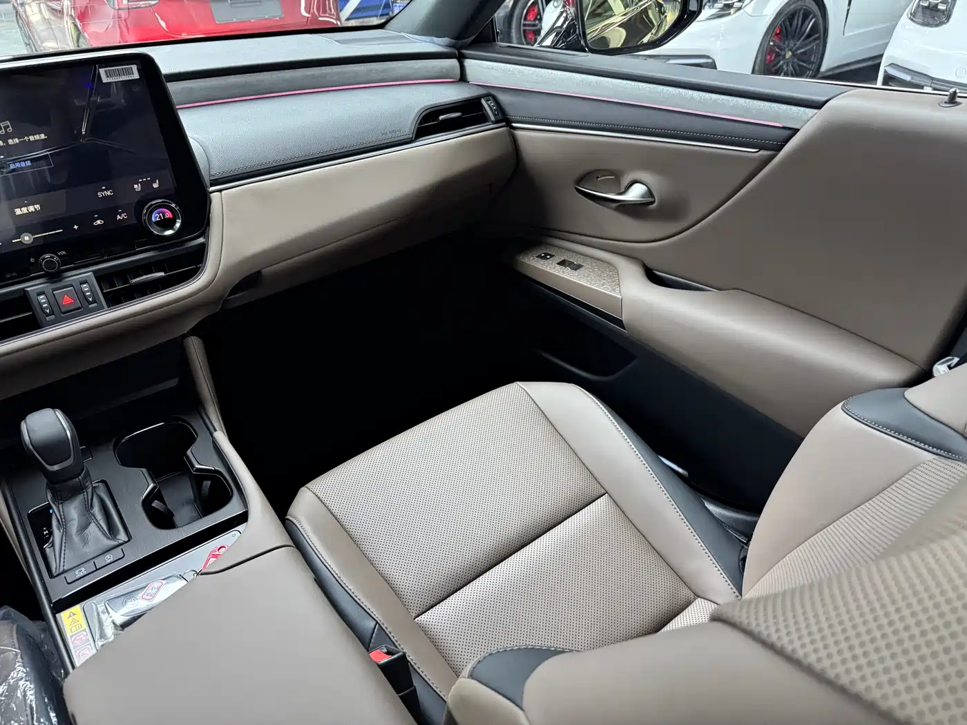 Lexus ES 2025 200 Ultimate Edition фото 7