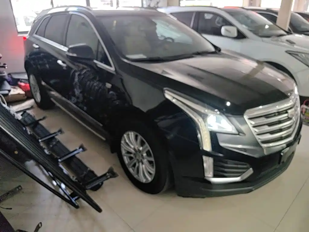 Фото 4 - Cadillac XT5