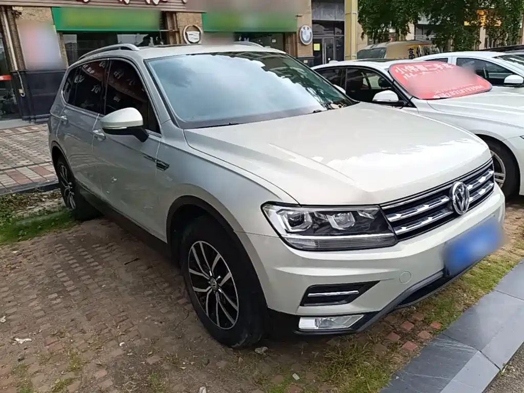 Volkswagen Tiguan L 2017 330TSI Automatic 2WD Luxury Edition фото 4