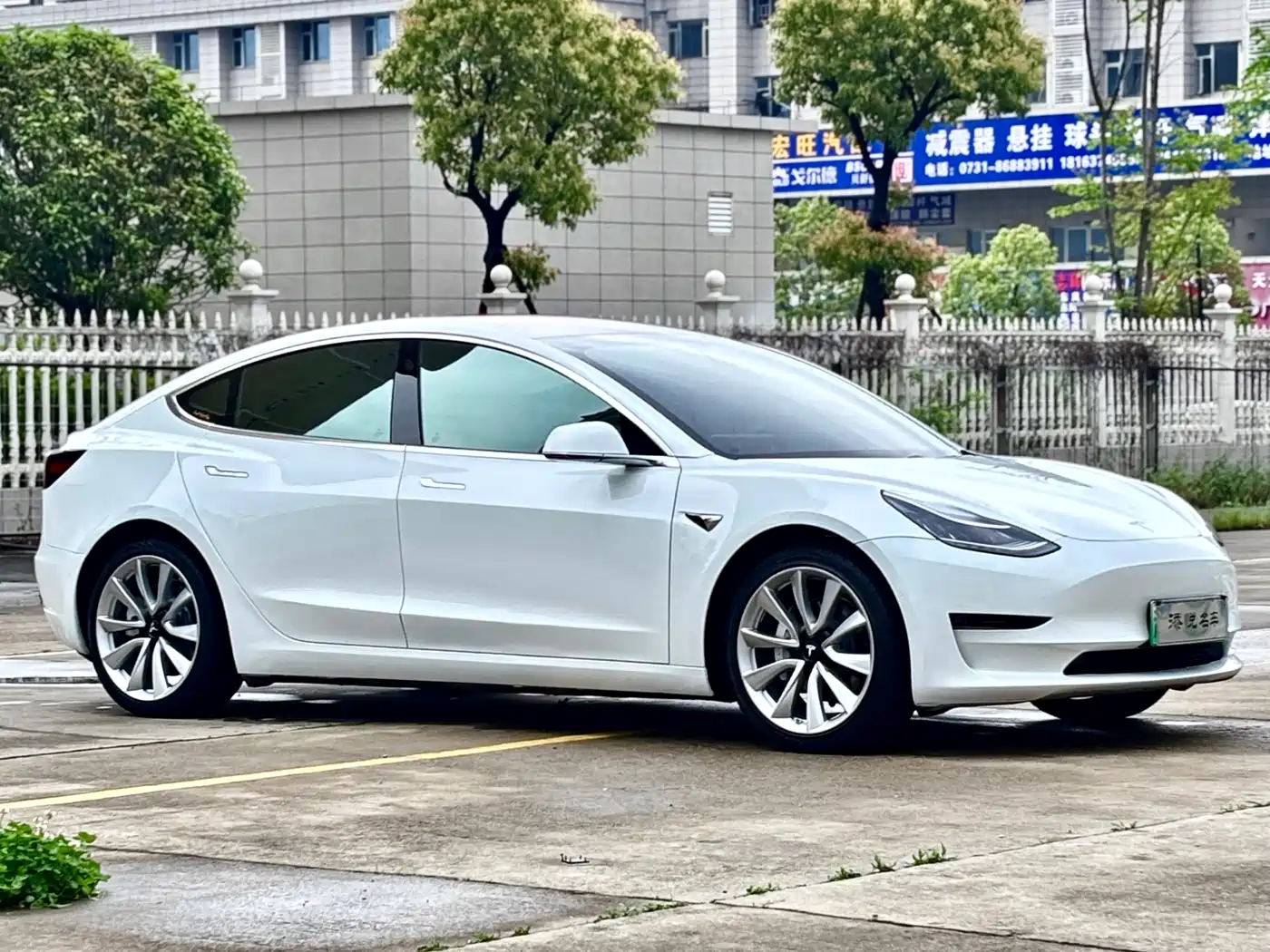 TESLA MODEL 3 (IMPORTED)