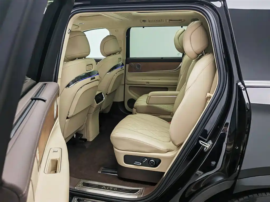 AITO Wenjie AITO M9 2024 Range Extender Ultra 52kWh 6-seater фото 15