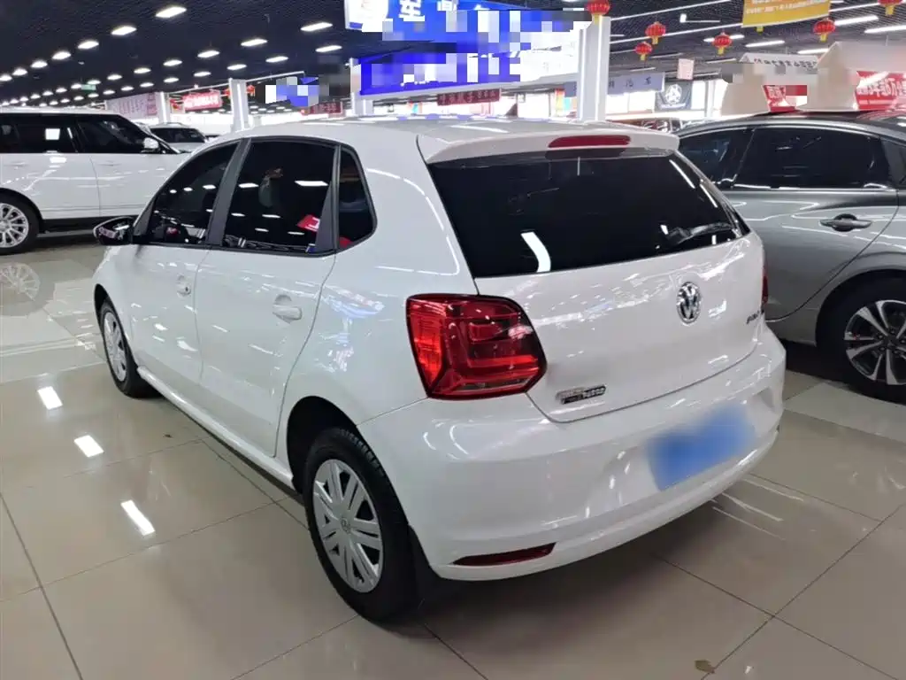 Volkswagen Polo 2016 1.4L Automatic Trend фото 5
