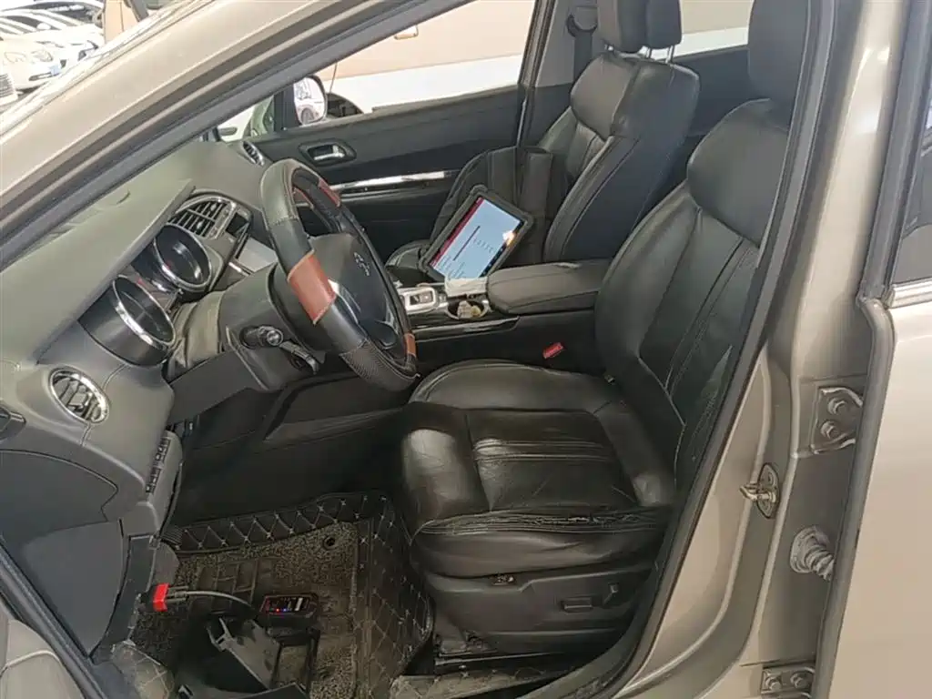 Peugeot 3008 2015 2.0L Automatic Trend Edition фото 15