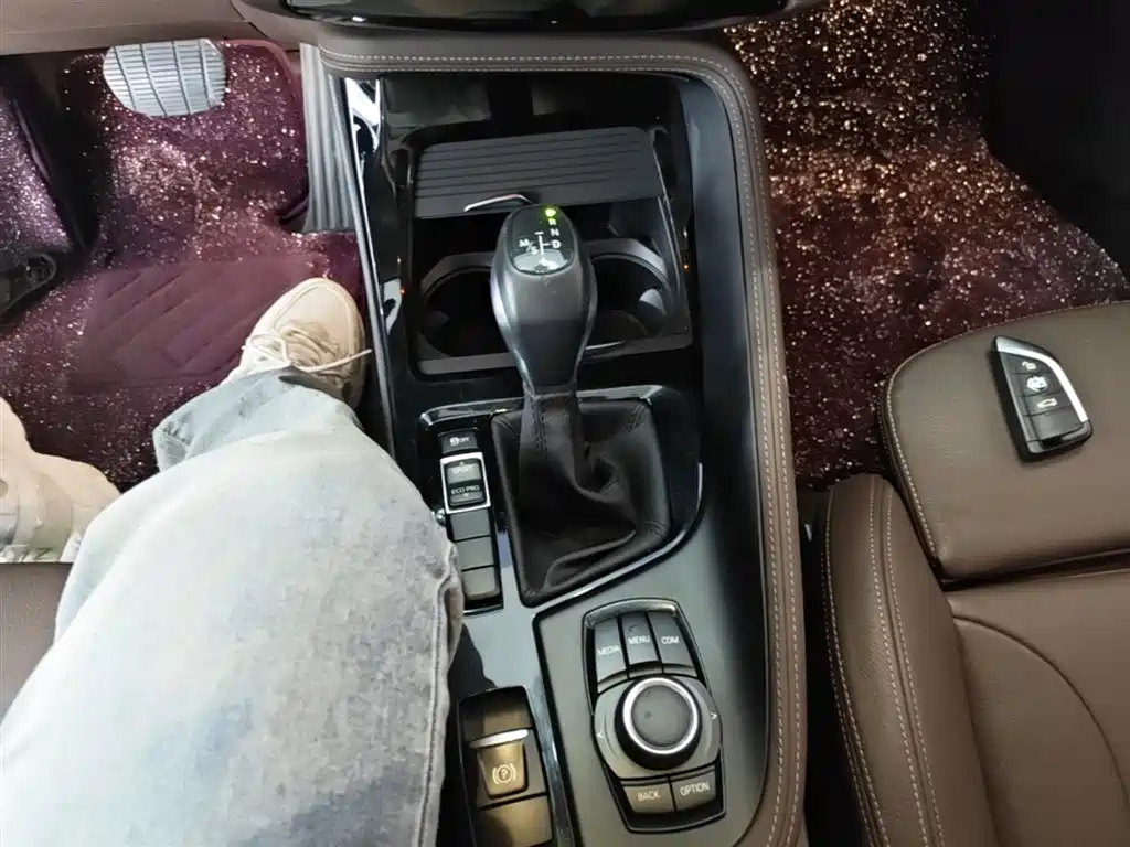 BMW X1 2018 sDrive18Li Premium Model фото 14