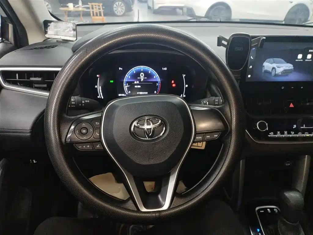 Toyota Frontlander 2023 2.0L CVT Elite Edition фото 11